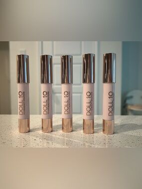 5/$35 NWOB 5 Doll 10 lip crayons in 4 different shades each shade retails $15